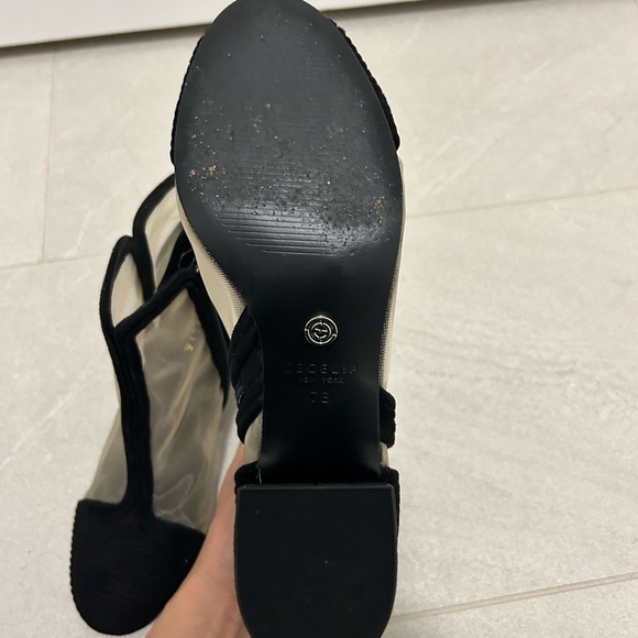 Elegant Black Ankle Booties - Picture 10 of 11